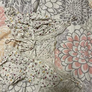 Tie In the front top